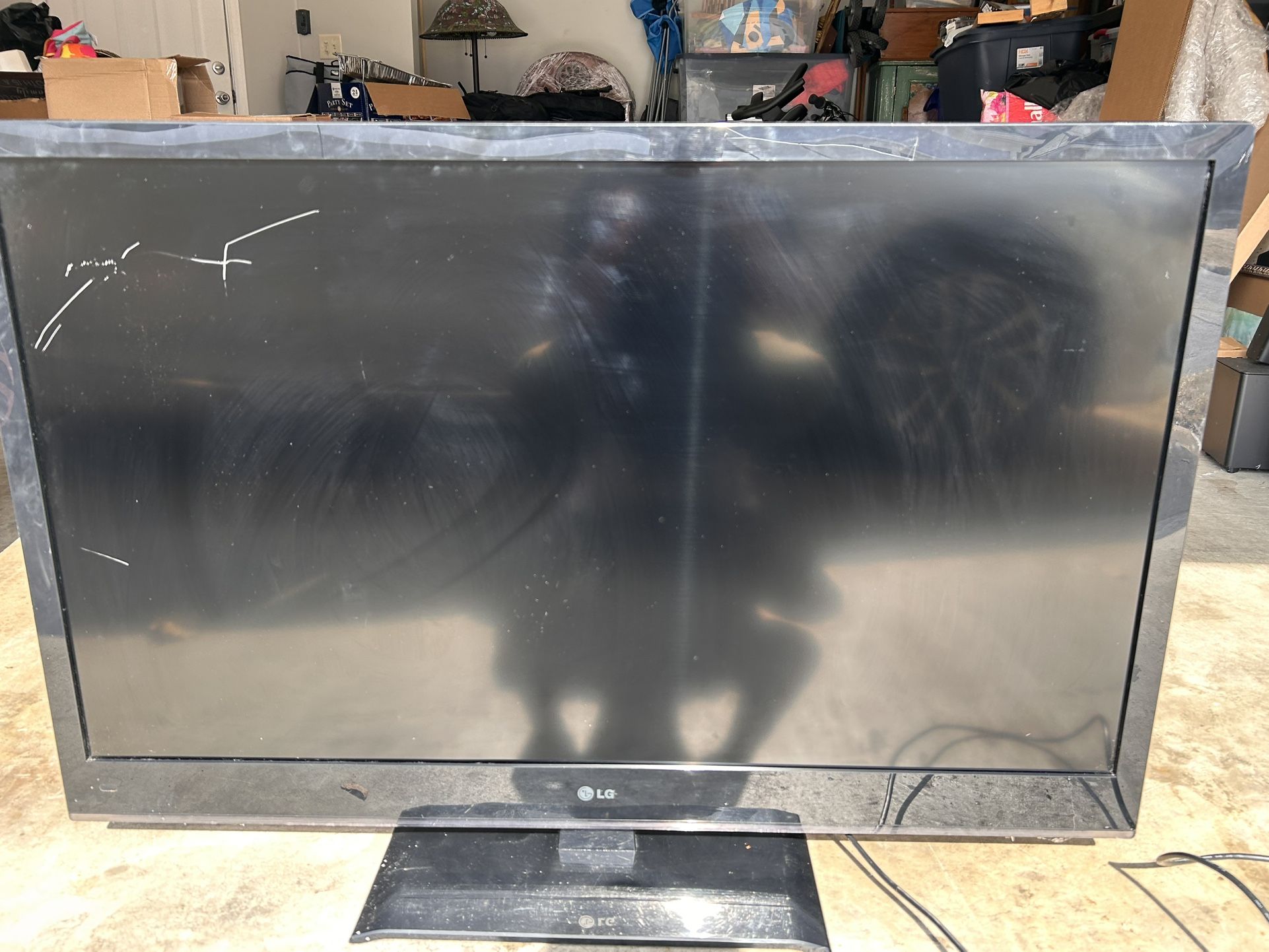 LG 47” LED- LCD TV