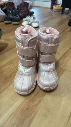 Snow boots
