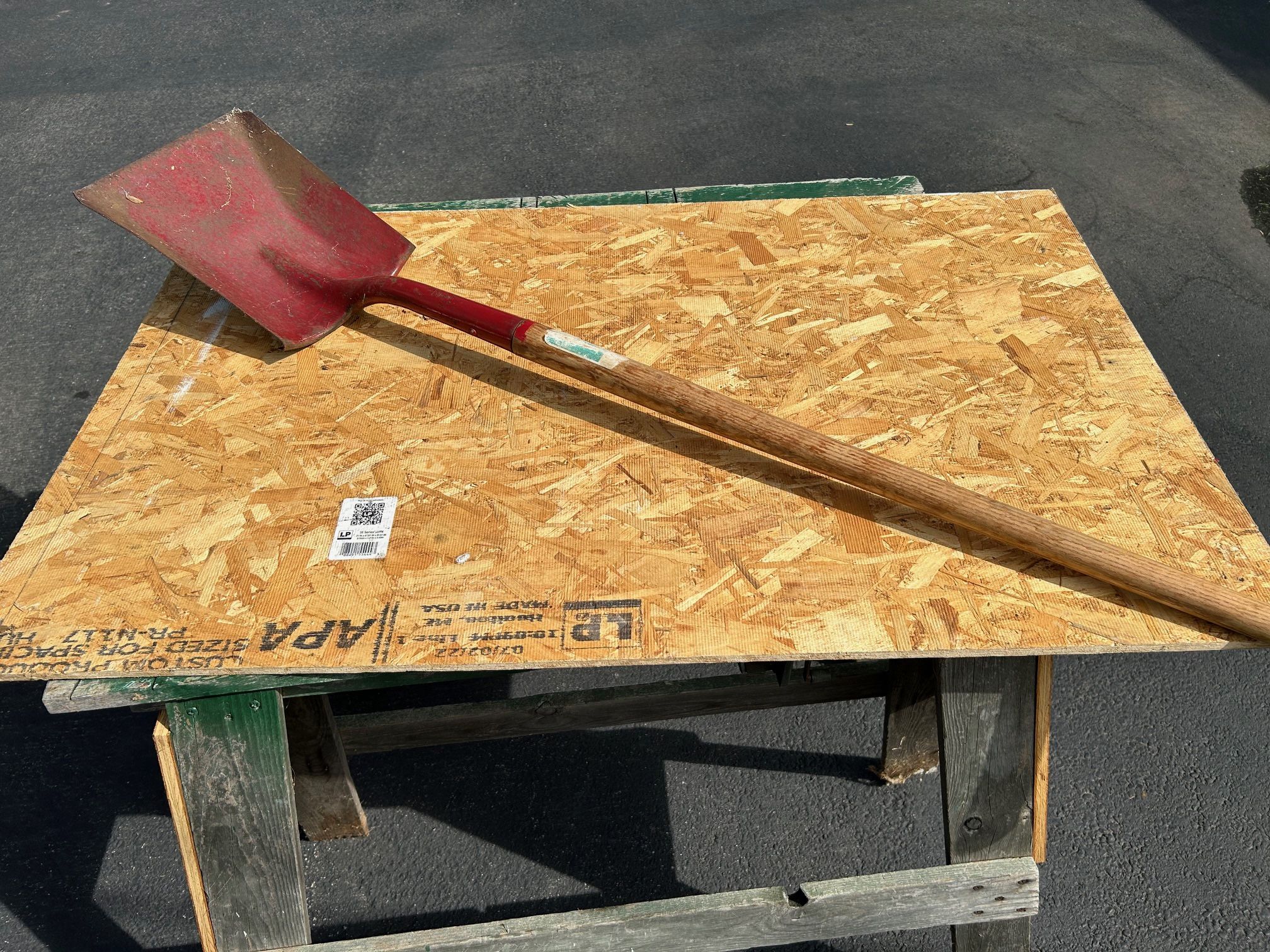 True Temper Long Handle Flat Shovel