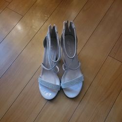 Top Moda Nude Heels Size 7