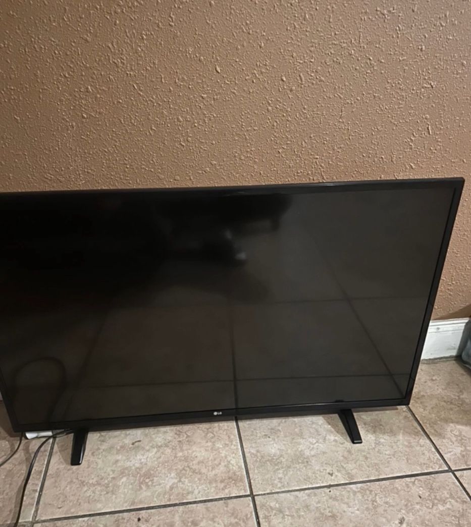 40 inch Lg Tv Good Condition