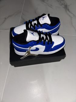 Royal blue Jordan shoes 5 1/2