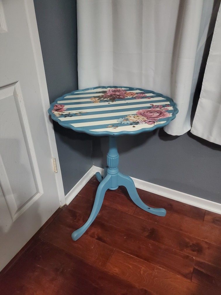 Floral Antique Bakers Table