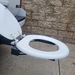 Trailer Hitch Toilet Seat (Bumper Dumper)