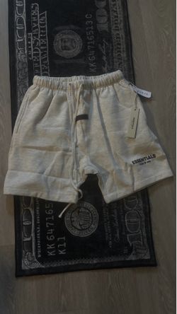Essential shorts light oatmeal (S/M/L)