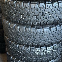 235/80//17 Bfgoodrich all Terrian Ko2 🔥