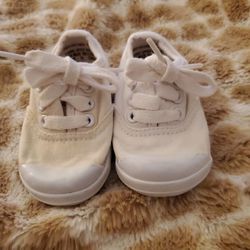 White tennis shoes baby 3-6M