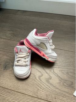 Toddler pink Retro 5 Jordan’s. Size 4c