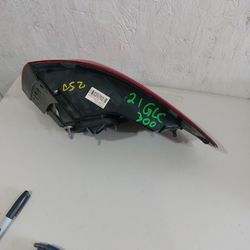 2021 MBZ GLC 300 LEFT TAILLIGHT 