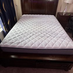 Queen size bed With Drawers