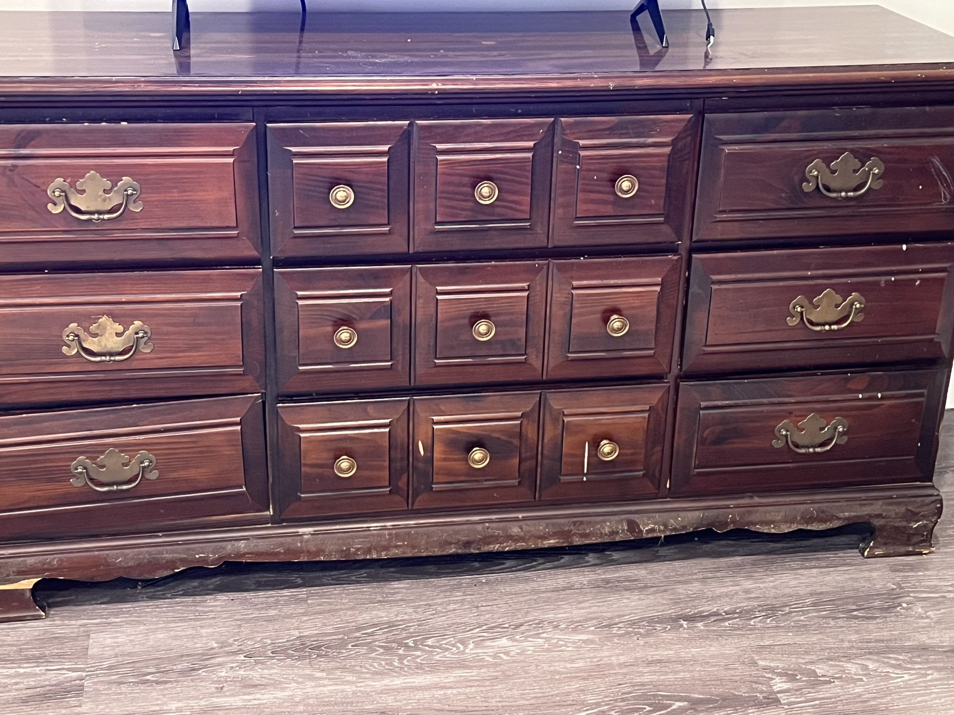 Antique Dresser With 6 Drawers