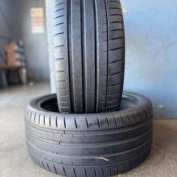 235/35/20. Michelín