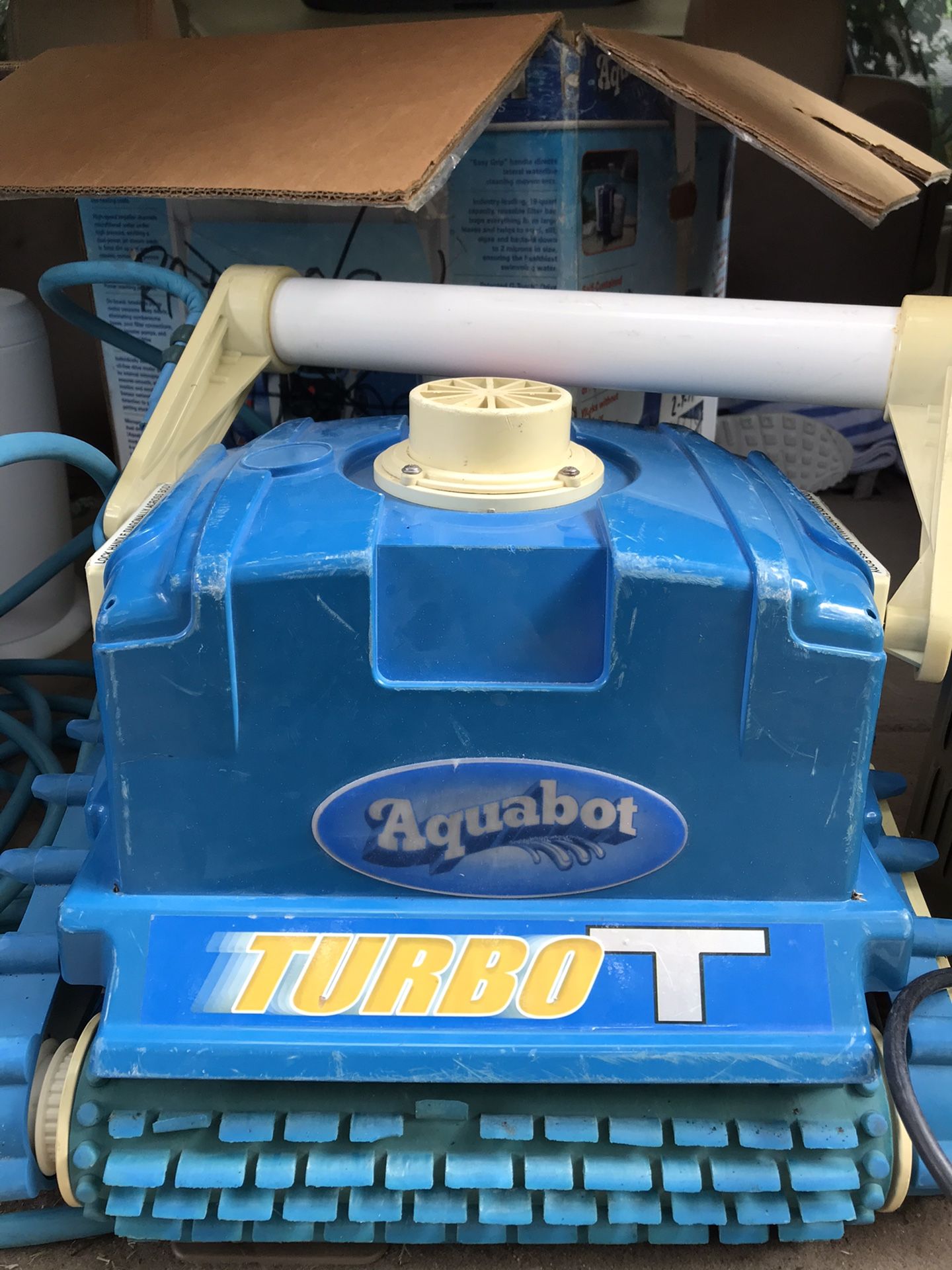 Aqua bot Turbo T Pool Cleaner Working