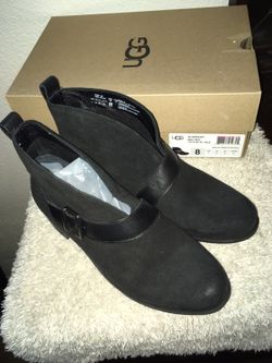 UGG Women black boots. New size 8