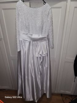 Beautiful never worn white dress