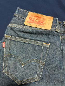 Blue 501s Levi Jeans 30-30