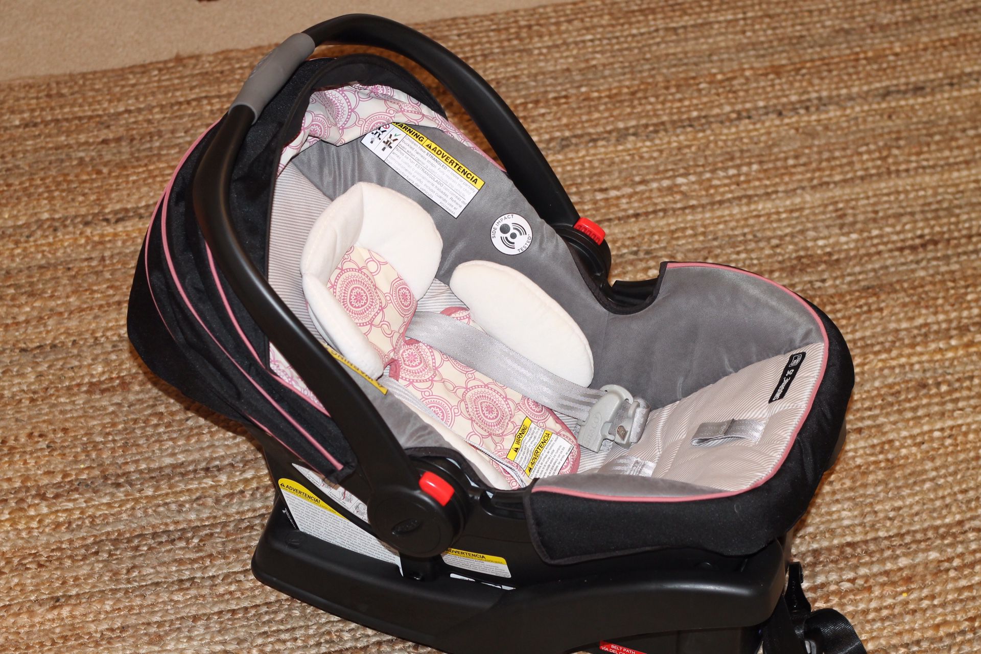 Car seat Graco SnugRide®Click Connect 35 infant car seat rear facing
