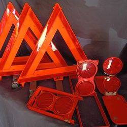 Road Side Triangle Flares.