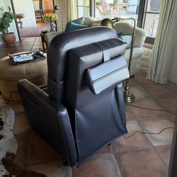 Laevo Zero Gravity Recliner with Lift Assist