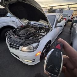 Car Keys/Fobs/Llaves De Autos 