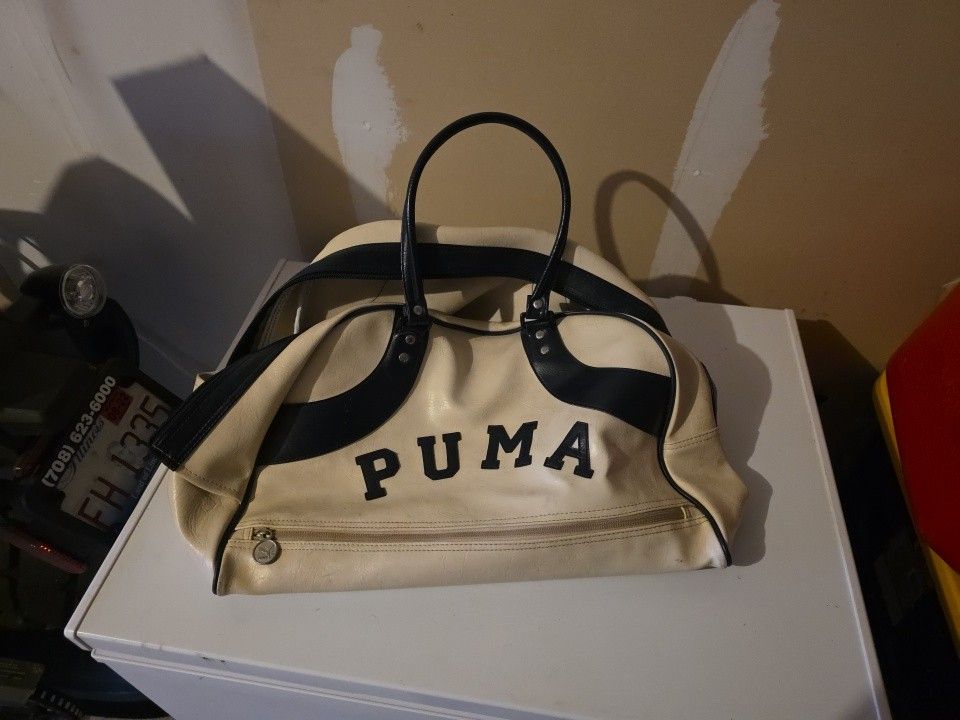 Vintage Puma Duffel Bag – Cream & Black – Retro Gym/Travel Bag