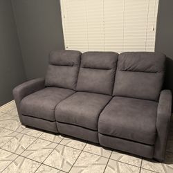 Reclinable Couch 