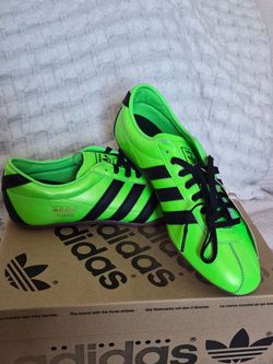 Brand new in Box ADIDAS TOKYO DECON W SIZE 9.5W  8.5M