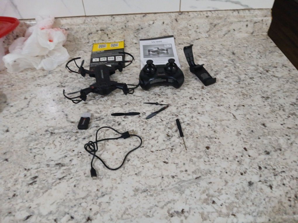 I'm Doing A Trade For A Better One It Works The Controller Need 3 Fresh "AAA" Battery Full HD Camera .