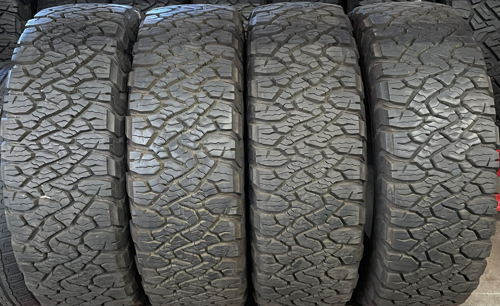 275 70 18LT BFGOODRICH