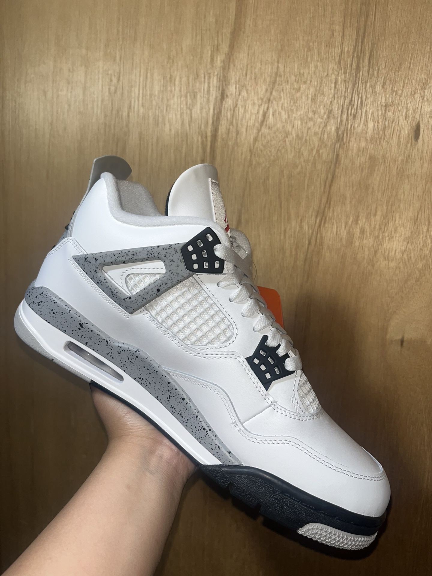 Jordan 4 ‘White Cement’