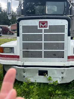 Dump truck