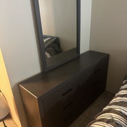 Bedroom Dresser With Mirror