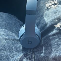 Blue Beats Solo 4