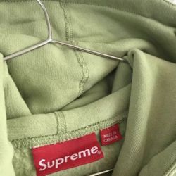 Supreme Hoodie 