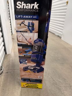 Shark Performance Lift-Away ADV Vacuum