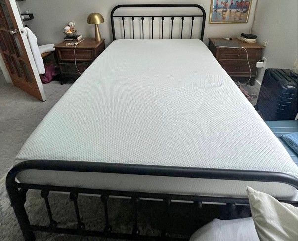 Full Size Bed Frame With Mattress 