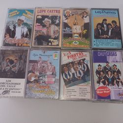 Muchos Cassettes De Musica Mexicana