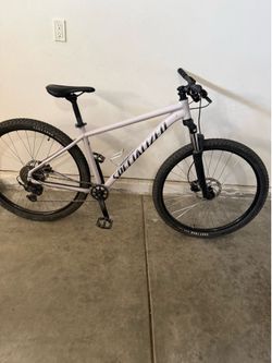 negotiable Specialized rock hopper mountain bike (size large) price negotiable