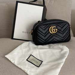 GG Marmont Small Shoulder Bag