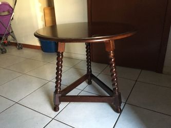Palmer Hill cocktail Table