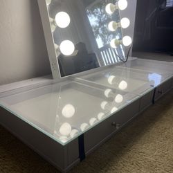Impressions Vanity 