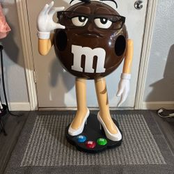 m&m’s Ms. Brown Rolling Cart 