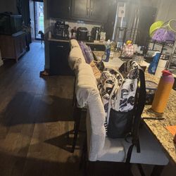 Bar stools/Kitchen Table 