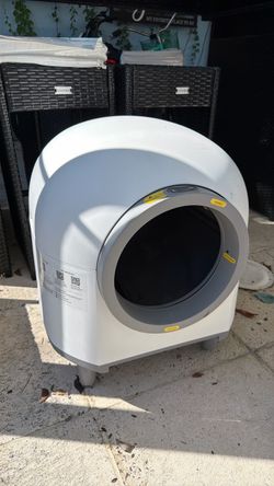 Cat litter box