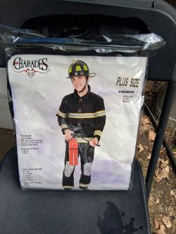!! Fireman  Costume  Size  Plus Doesn't  Inlude Hat