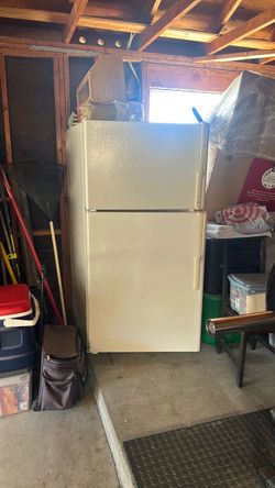 Refrigerator GE