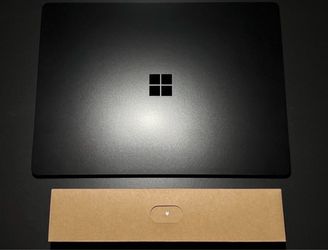 Microsoft Surface Laptop 4 - 13.5" TouchScreen (16GB RAM, 256GB SSD, Intel i7 11th Gen, Win 11 Pro)