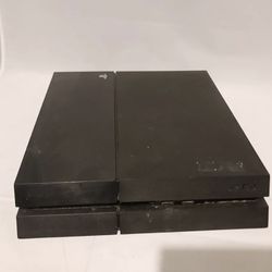 PS4 Console Comes With Cords 
