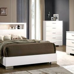 Brand New White 4pc Queen Bedroom Set (Available in California & Eastern King)