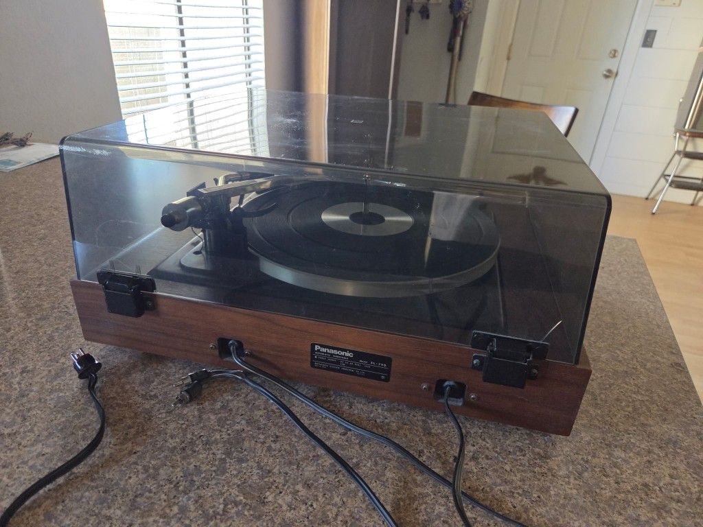 Vintage Panasonic SL-790 Turntable record player
